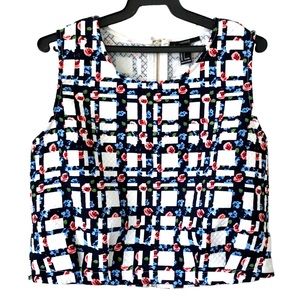 Forever 21 Floral Black/White Crop Top (L-Junior)